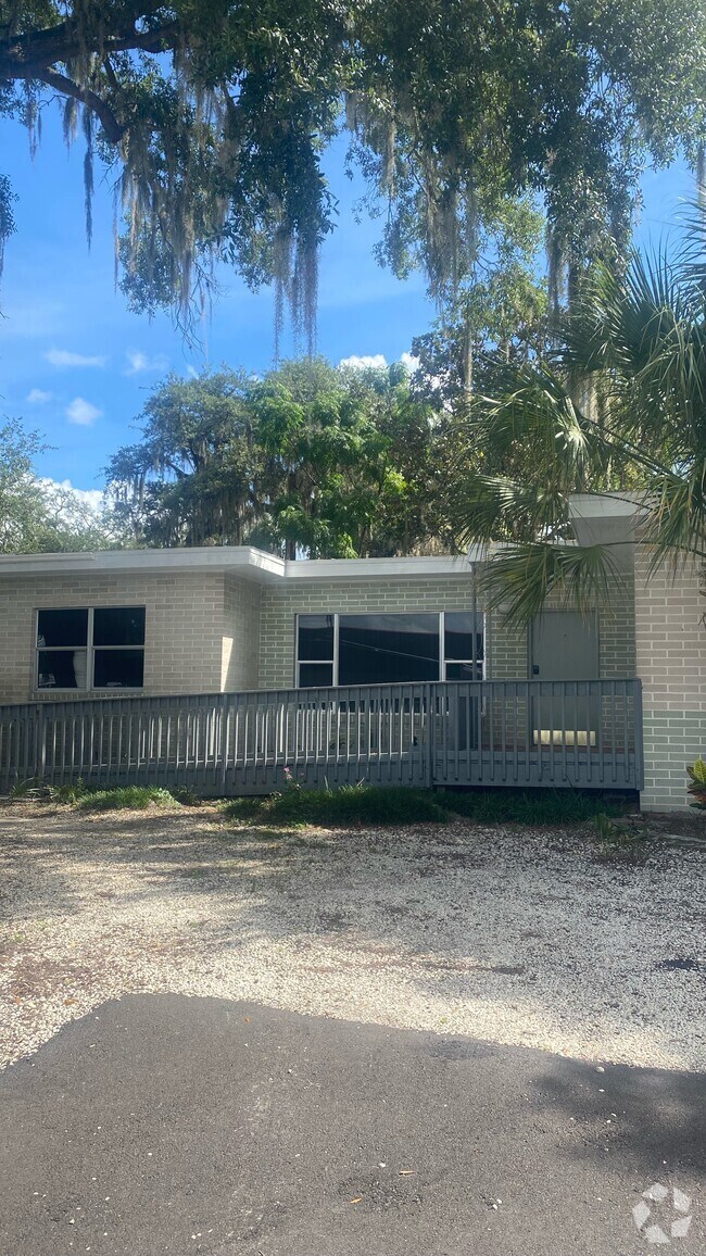 Building Photo - Indian Trail