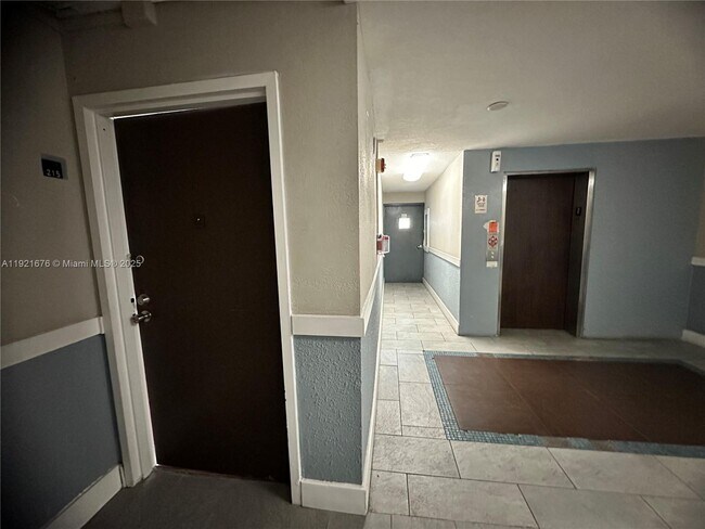 Building Photo - 492 NW 165th St