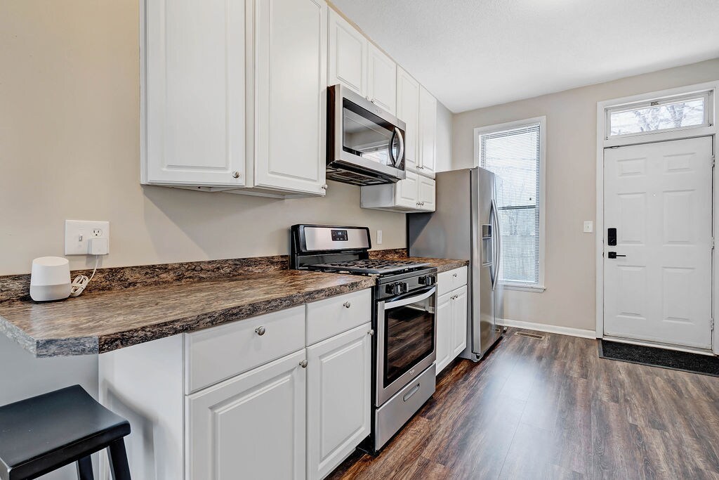 Building Photo - 729 Hamlet St