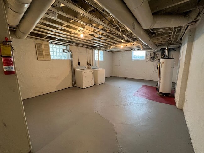 Building Photo - 284-286 E. 14th Ave.