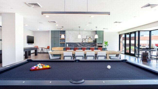 Building Photo - 4111 Broadway Blvd