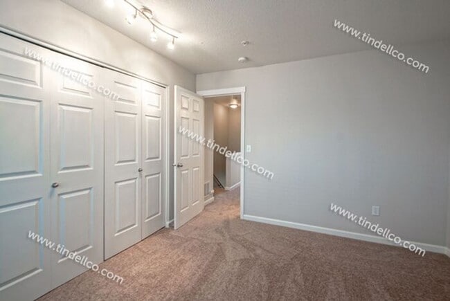 Building Photo - Cozy Townhome in Beautiful Progress Ridge-...
