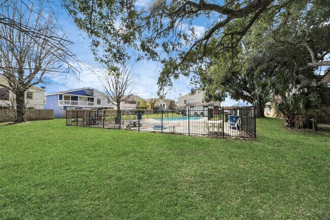 Building Photo - 18122 Kings Row