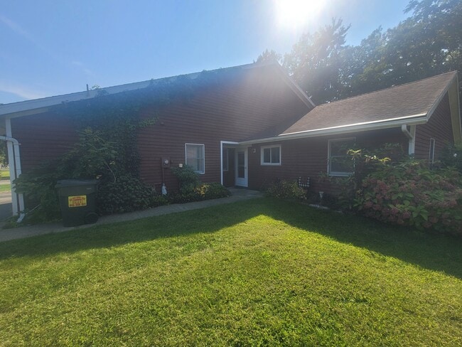 Building Photo - 106 Quail Dr