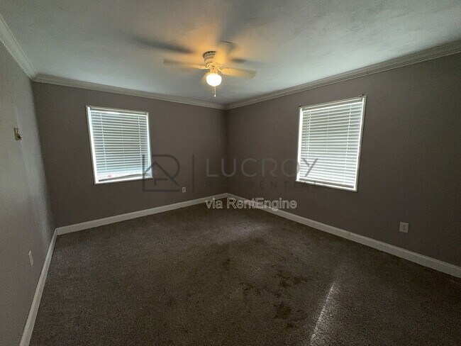 Building Photo - 3030 Oak Forest Dr