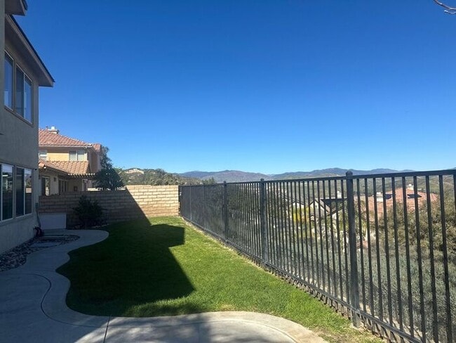 Building Photo - Imagine this... 6BR cul-de-sac home with downstairs guest suite, 3,882 sq ft, scenic views, upgra...