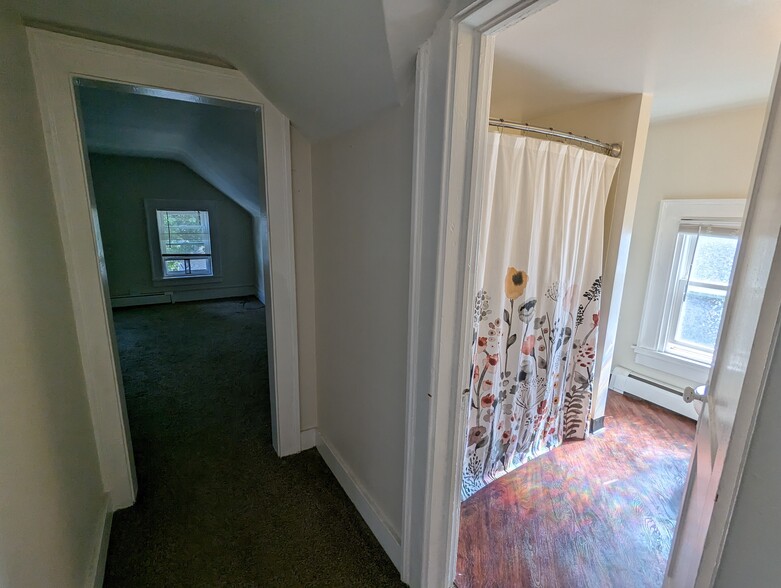 Building Photo - 608 Elmwood Ave