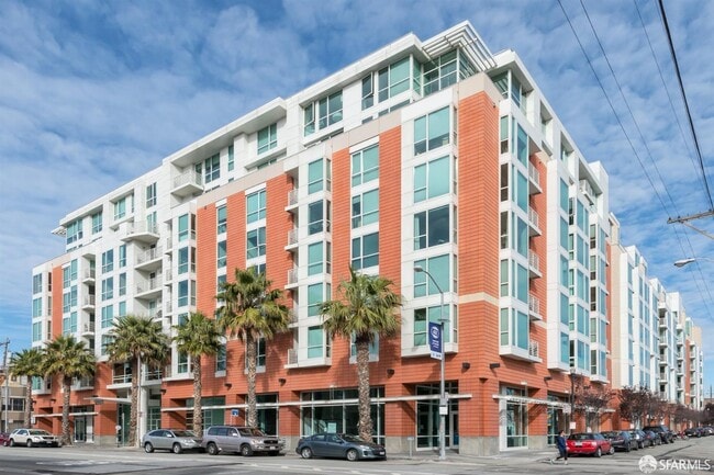 Building Photo - 555 4th St