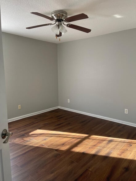 Building Photo - 1555 Harrier Dr