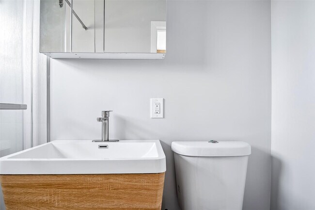 Building Photo - 2508 Arthur St