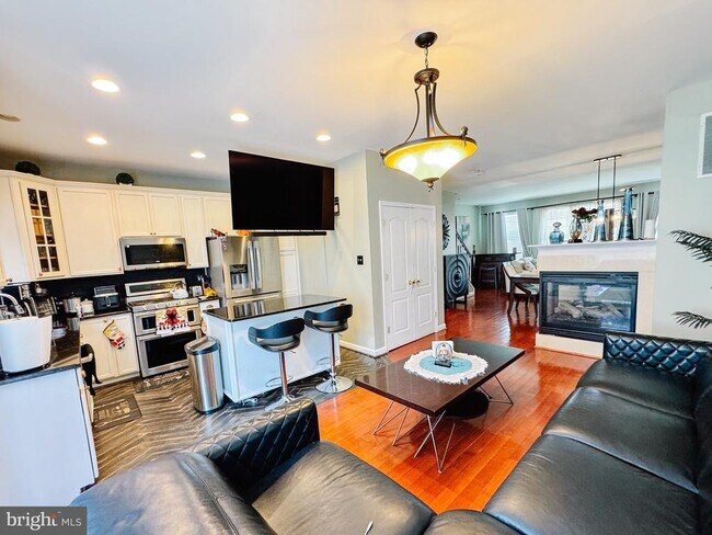 Building Photo - 746 Collington Ct