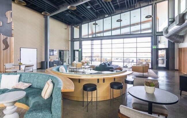 Building Photo - 5822 Majestic Sky Dr