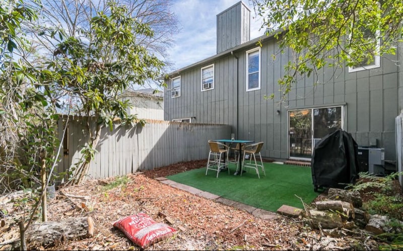 Building Photo - 5545 Bennington Dr