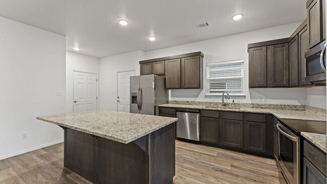 Building Photo - "Spacious 4-Bedroom Duplex with 4.5 Baths ...