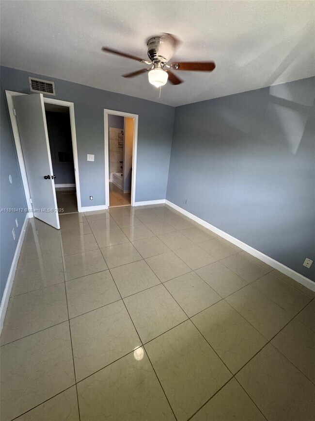 Building Photo - 8787 NW 39th St