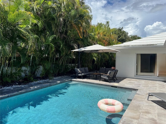 Building Photo - 2020 Coral Reef Dr