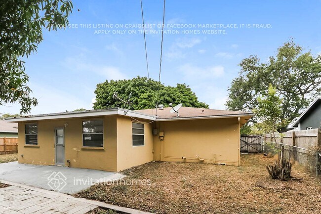 Building Photo - 3360 Gondolier Way