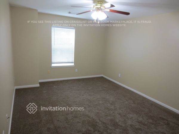Building Photo - 6935 Moss Boulder Dr