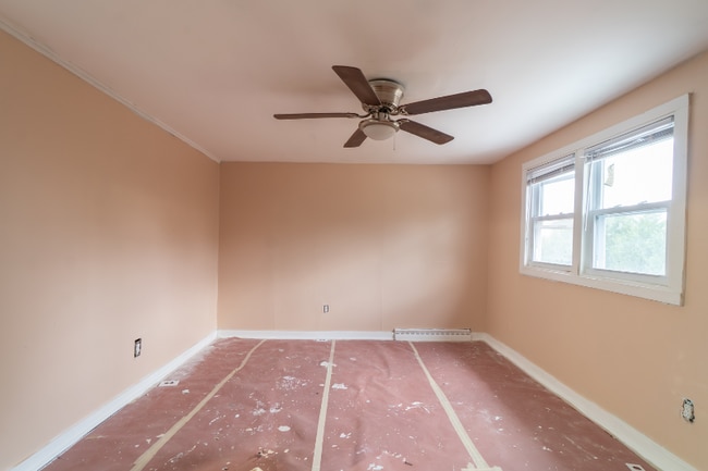 Building Photo - 104 Geissinger Ave