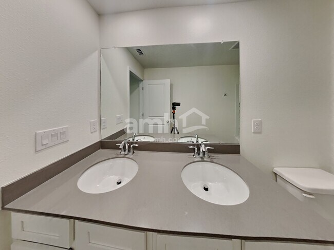 Building Photo - 27288 St Andrews Ave