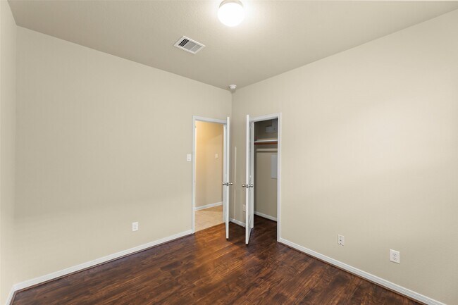 Building Photo - 6019 Schooner Cove