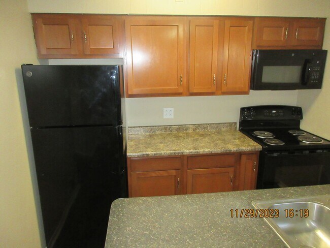 Building Photo - 3235 S Harrison St