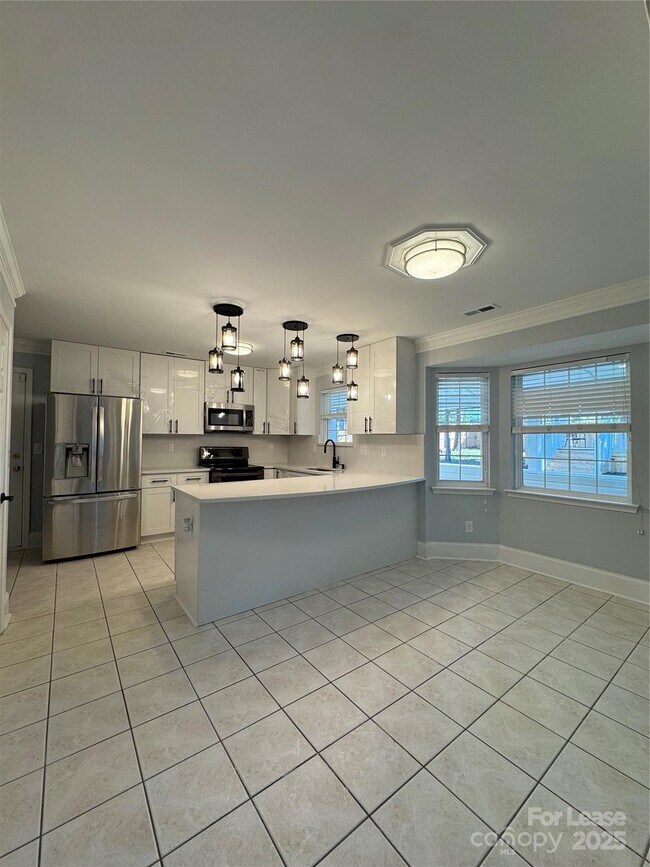 Building Photo - 4533 Cades Cove Dr