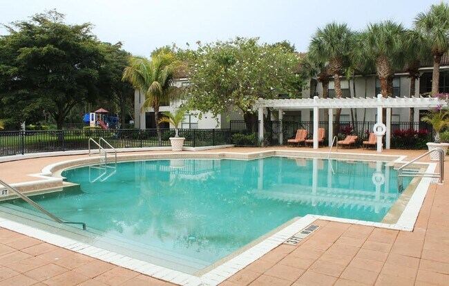 Building Photo - FULLY FURNISHED MAY AVAILABILITY - 1 Bed 1...