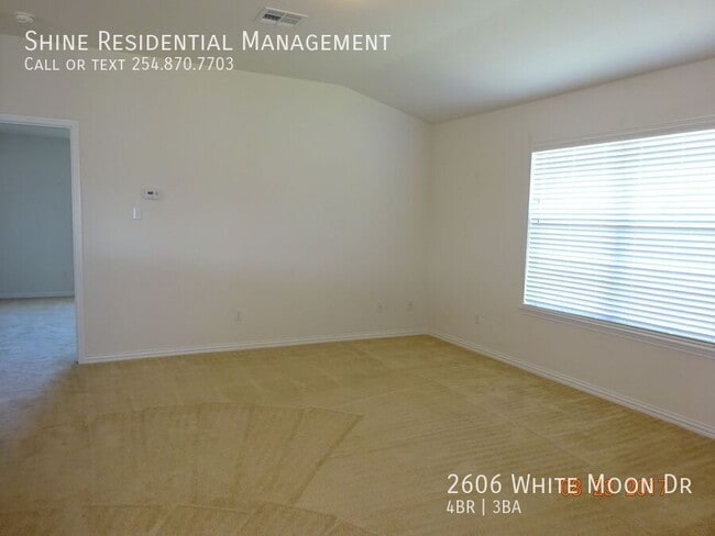 Building Photo - 2606 White Moon Dr