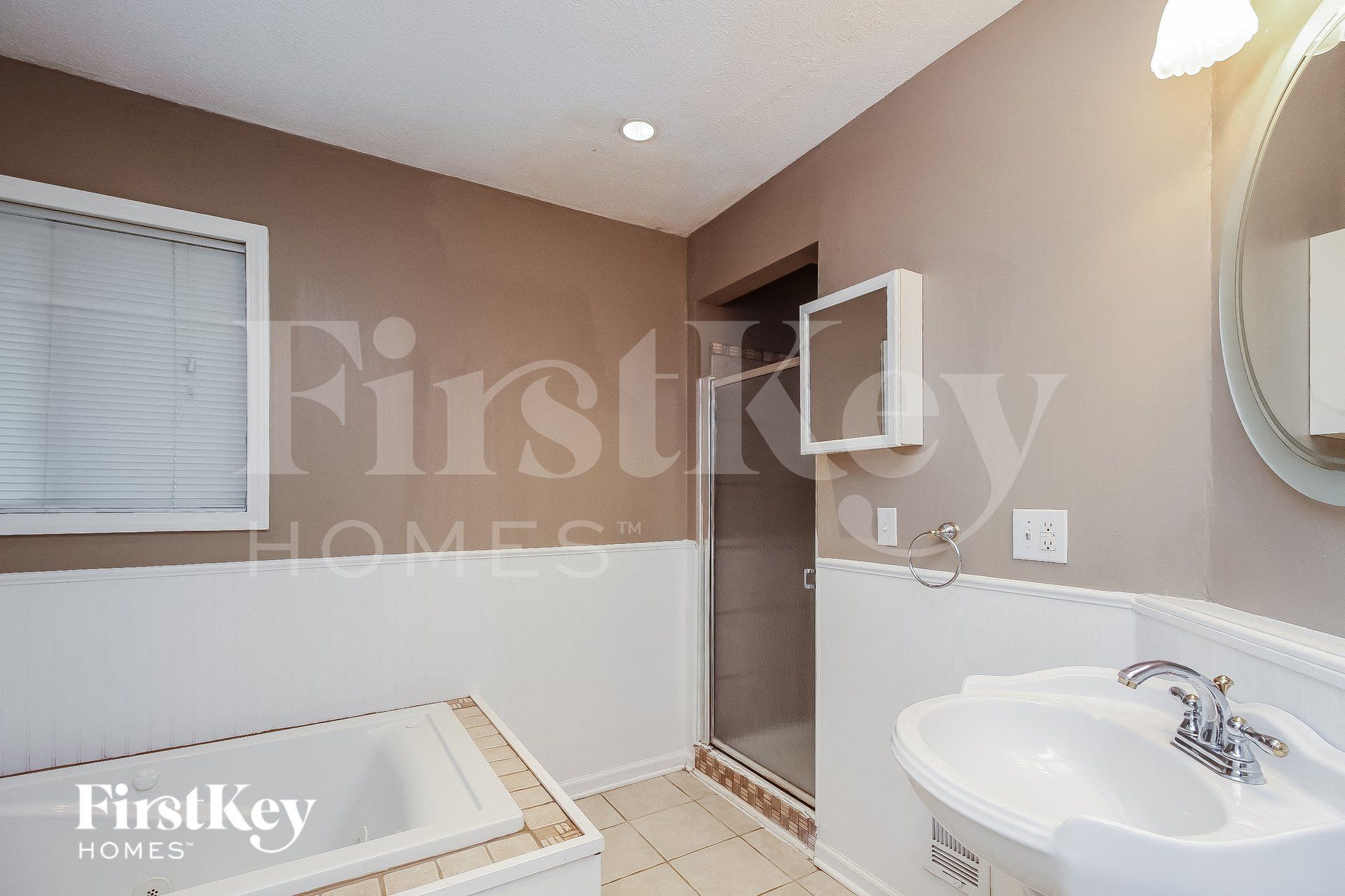 Building Photo - 704 Melrose St