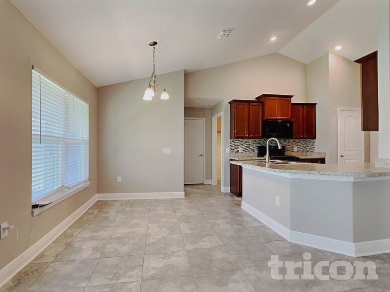 Building Photo - 2471 Twin Lake View Rd