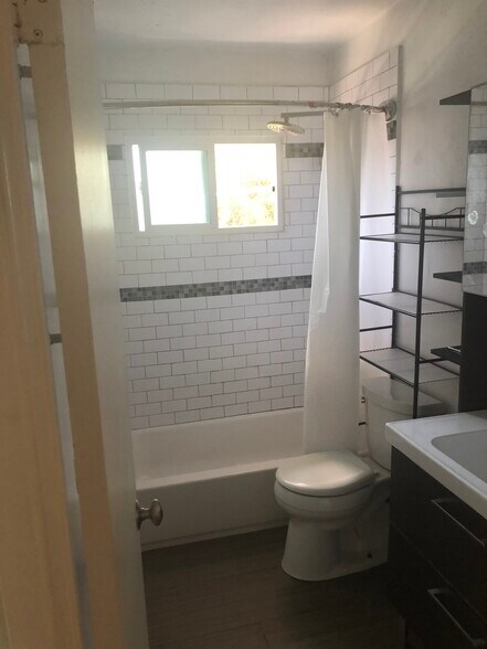 Building Photo - 1424 Berkeley St