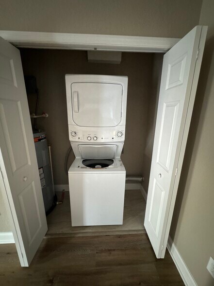 Building Photo - 1149 Sycamore St