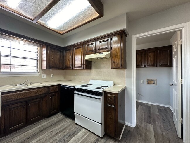 Building Photo - 35 Aberdeen Cir