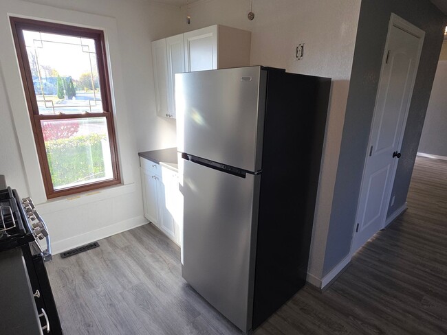 Building Photo - 2 bedroom Mukwonago home