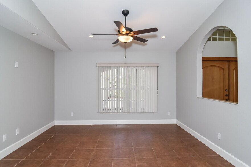 Building Photo - 610 Williams Ave