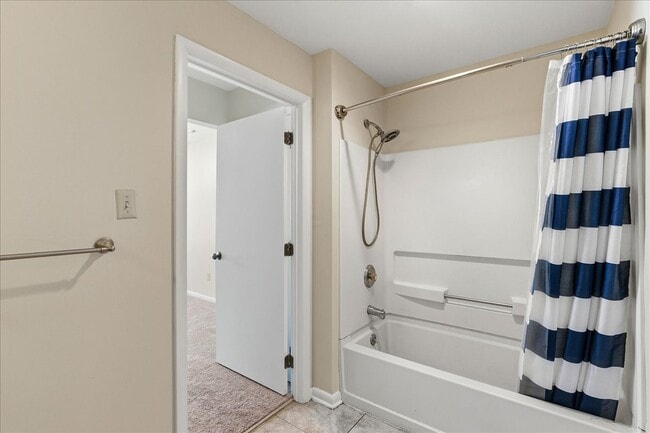 Building Photo - 29 Foxglove Dr