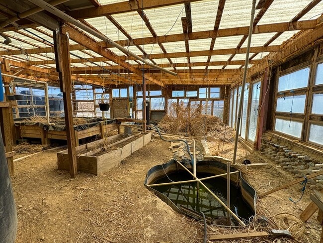 Building Photo - 400 N Smiling Dog Trail