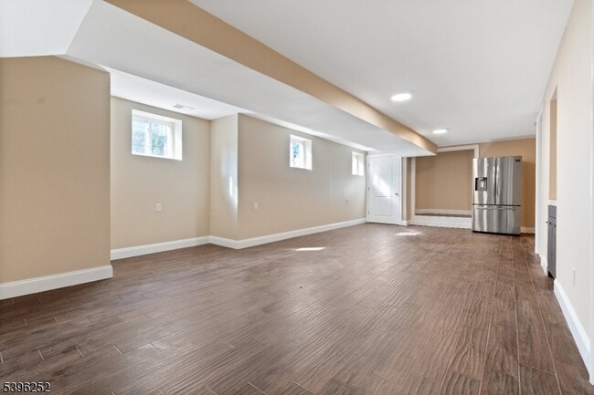 Building Photo - 57 Elm St