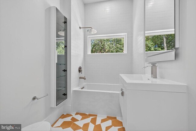 Building Photo - 4509 Foxhall Cres NW