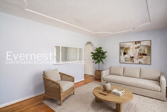 Building Photo - 4201 NW Kenwood Dr