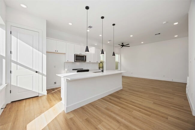 Building Photo - 1466 Ferguson Way