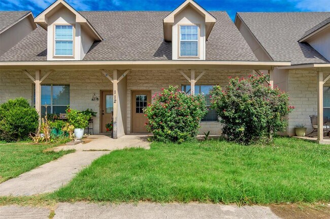 Building Photo - 112 Sandstone Dr