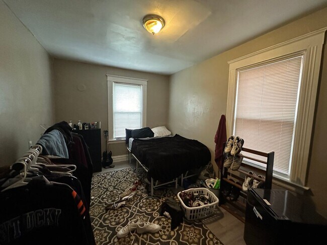 Building Photo - 2661 Bellevue Ave