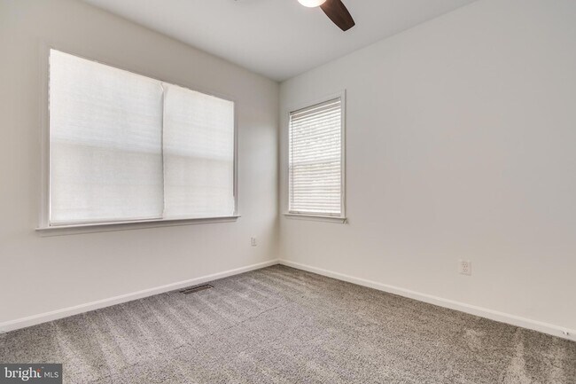 Building Photo - 5214 Lynns Retreat Dr
