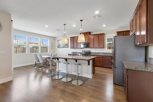 Building Photo - 10068 Carinata Dr