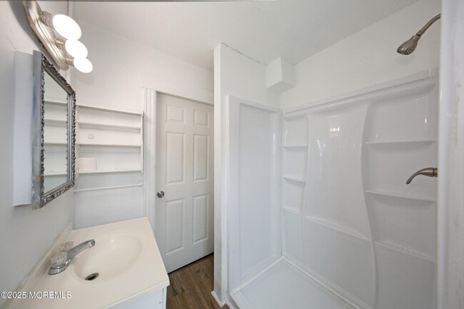 Building Photo - 48 Barberie Ave
