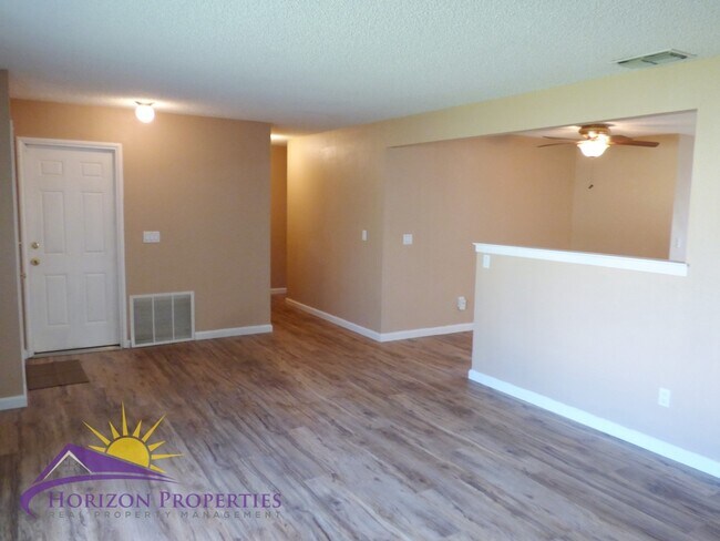 Building Photo - 3 Bed 2 Bath 1,317sqft Citrus Heights Home in Wildwood Estates