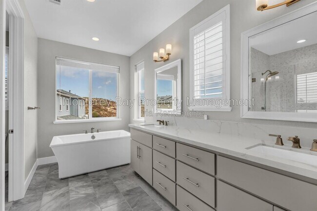 Building Photo - 240 Bungalow Dr