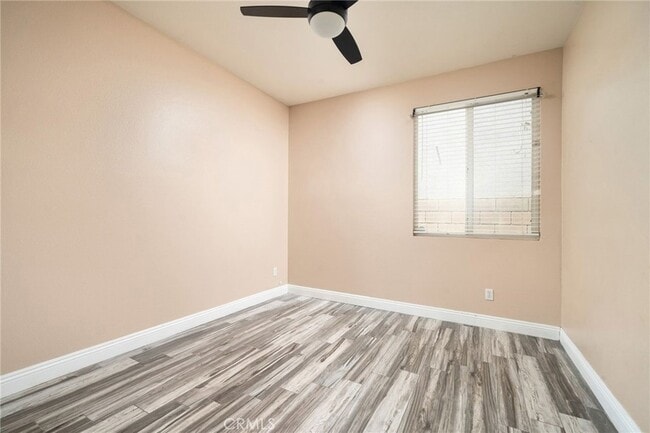 Building Photo - 12833 Biscayne Ave